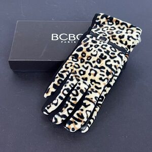BCBG Leopard Print Ladies Gloves with Smart Touch NIB